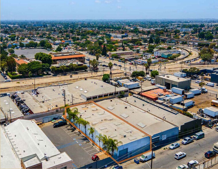 1830 E 58th Pl, Los Angeles, CA à vendre - Photo de l’immeuble – Image 3 sur 9