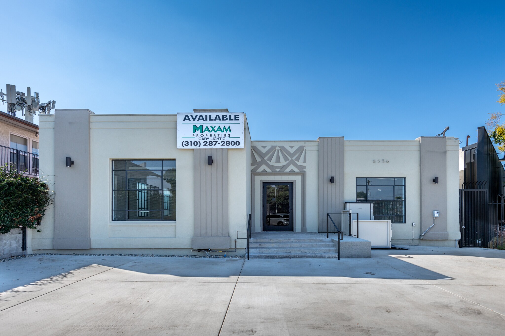 5556 W Washington Blvd, Los Angeles, CA à louer Photo de l’immeuble– Image 1 sur 19