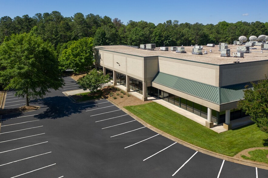 3871 Lakefield Dr, Suwanee, GA à louer - Photo de l’immeuble – Image 1 sur 4