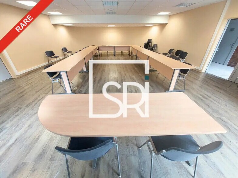 Bureau dans Clermont-Ferrand à vendre - Photo de l’immeuble – Image 3 sur 12