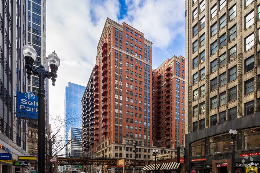 208 W Washington St, Chicago, IL à louer - Photo de l’immeuble – Image 2 sur 4