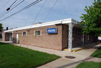 Plus de détails pour 16744-16750 E 14 Mile Rd, Fraser, MI - Local commercial à louer