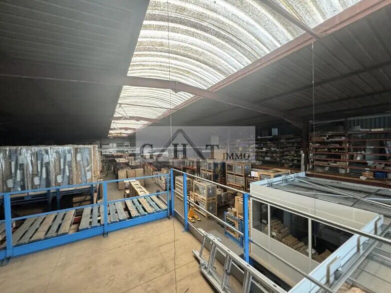 Industriel/Logistique dans Champigny-sur-Marne à vendre - Photo de l’immeuble – Image 2 sur 2