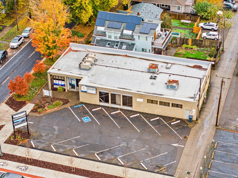 365 NW Harrison Blvd, Corvallis, OR à vendre - Photo de l’immeuble – Image 3 sur 10