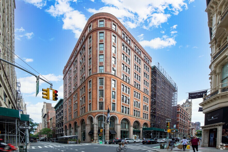 900 Broadway, New York, NY à louer - Photo principale – Image 1 sur 12