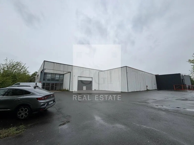 Bureau dans Civrieux-d'Azergues à louer - Photo de l’immeuble – Image 1 sur 24