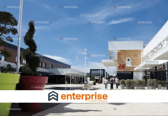 Plus de détails pour Local commercial à louer