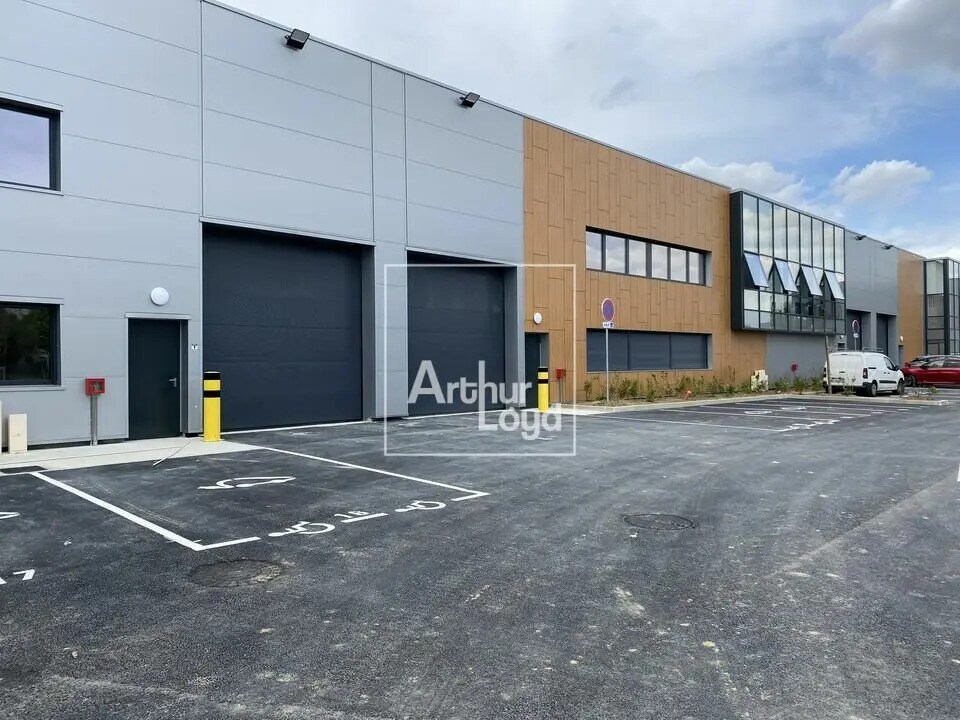 Local d’activités dans Grigny à louer Photo de l’immeuble– Image 1 sur 6