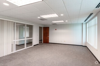 1822 E Highway 54, Durham, NC à louer Photo intérieure– Image 2 sur 9