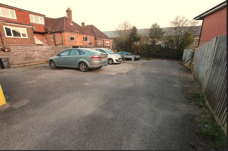 Crowborough Hl, Crowborough à vendre - Photo de l’immeuble – Image 3 sur 14
