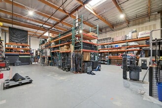 975 N Todd Ave, Azusa, CA à louer Photo intérieure– Image 1 sur 2