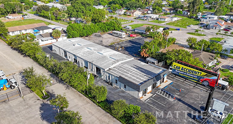 388 S Military Trl, West Palm Beach, FL à vendre Photo de l’immeuble– Image 1 sur 4