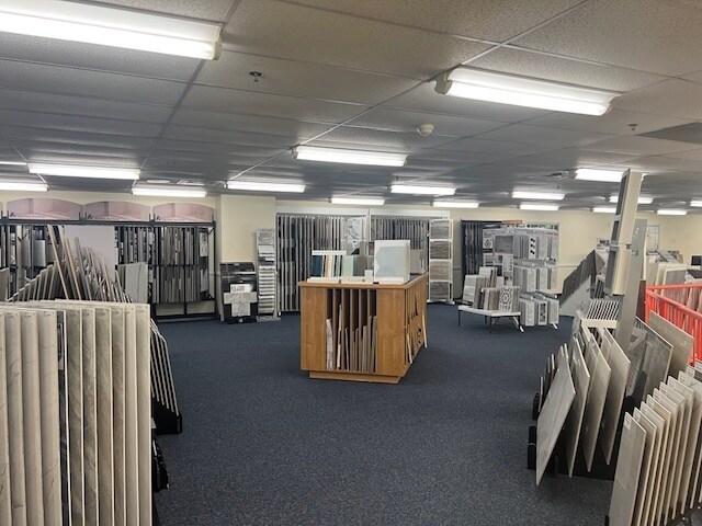 470 Southbridge St, Auburn, MA à vendre - Photo intérieure – Image 3 sur 19