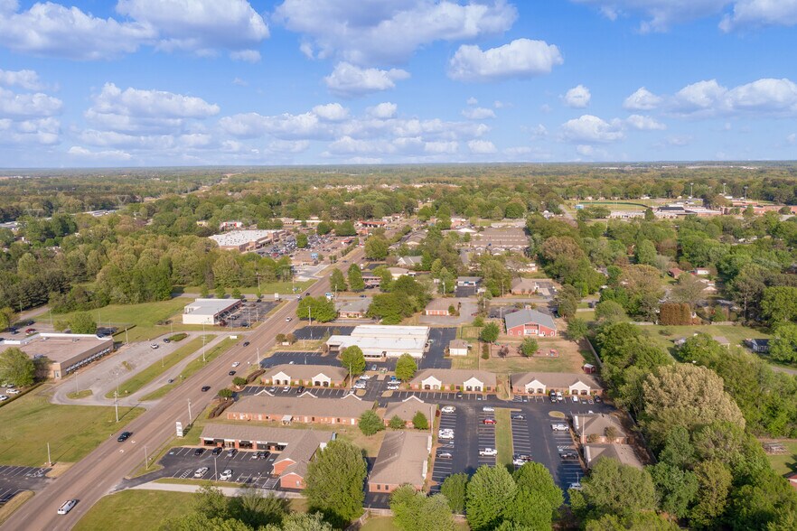 164 W University Pky, Jackson, TN à vendre - Photo de l’immeuble – Image 2 sur 5