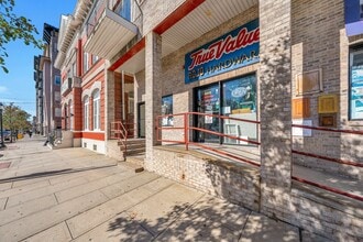 4415 Park Ave, Union City, NJ à louer Photo intérieure– Image 1 sur 19