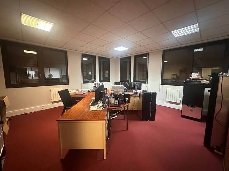 Bureau dans Cergy à louer - Photo de l’immeuble – Image 1 sur 5