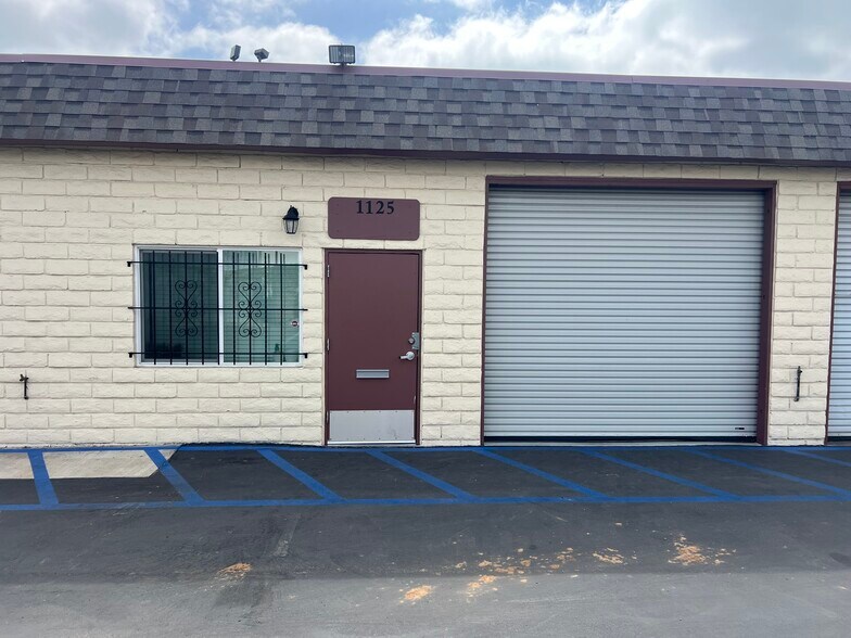 1117-1127 W Alvarez Ave, Orange, CA à vendre - Photo de l’immeuble – Image 3 sur 6