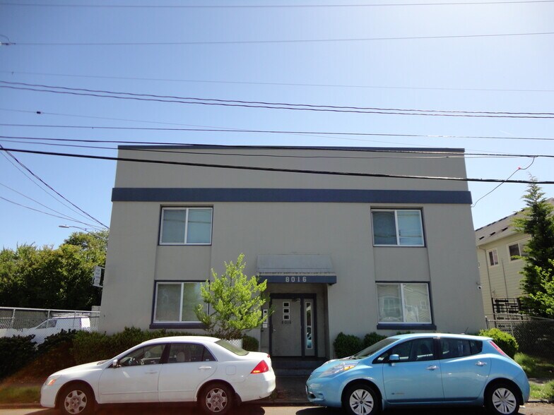 8016 N Ida Ave, Portland, OR à vendre - Photo de l’immeuble – Image 1 sur 10