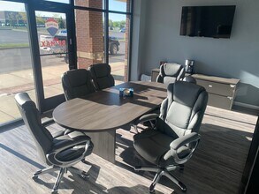 Marketplace Blvd, Chesterfield, MI à louer Photo intérieure– Image 2 sur 9