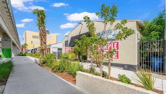 2638 SW 28th Ln, Miami, FL à vendre - Photo de l’immeuble – Image 2 sur 14