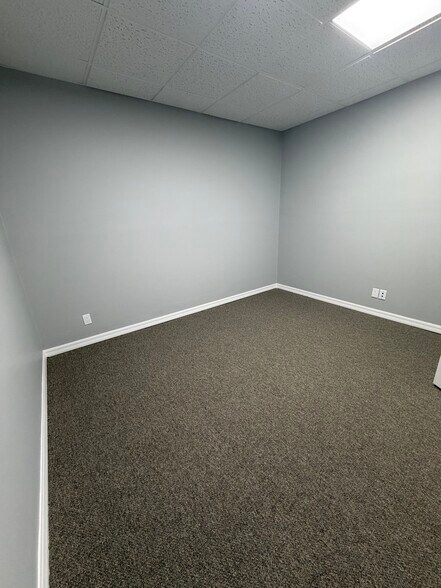 555 Parque Dr, Ormond Beach, FL à louer - Photo intérieure – Image 3 sur 10