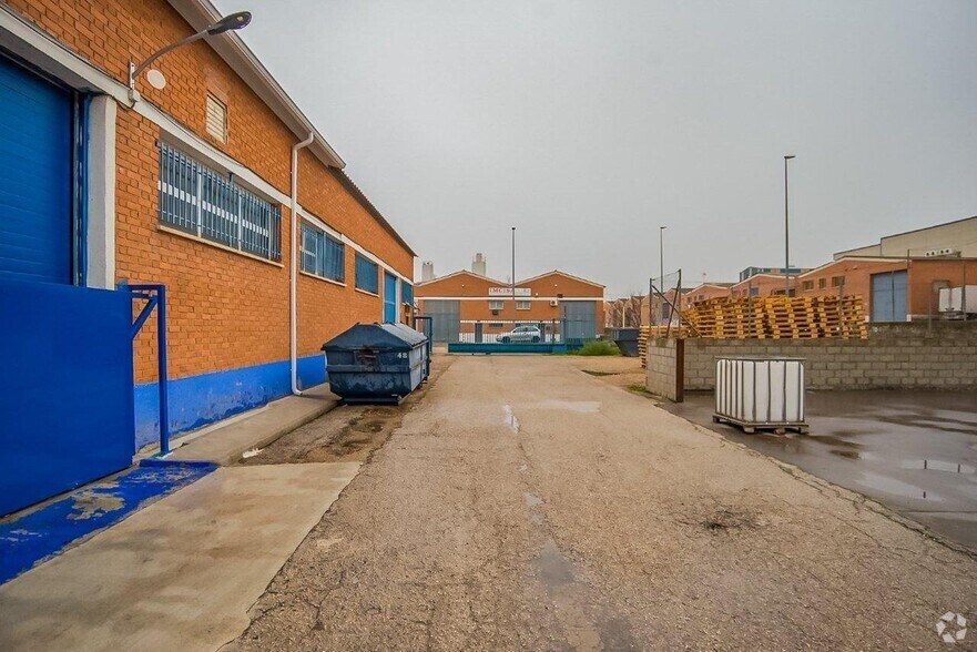 Industriel/Logistique dans Camarma de Esteruelas, Madrid à vendre - Photo de l’immeuble – Image 2 sur 11