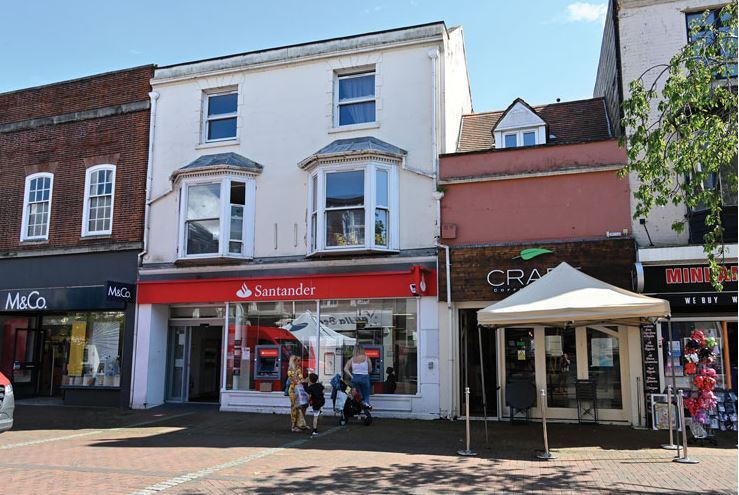 128 High St, Gosport à louer - Photo principale – Image 1 sur 2