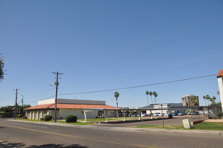 4550 E Thomas Rd, Phoenix, AZ à vendre - Photo de l’immeuble – Image 3 sur 6