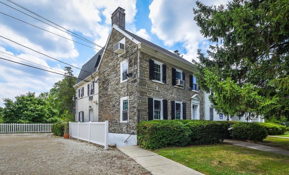808 Bethlehem Pike, Glenside, PA à vendre - Photo de l’immeuble – Image 2 sur 20
