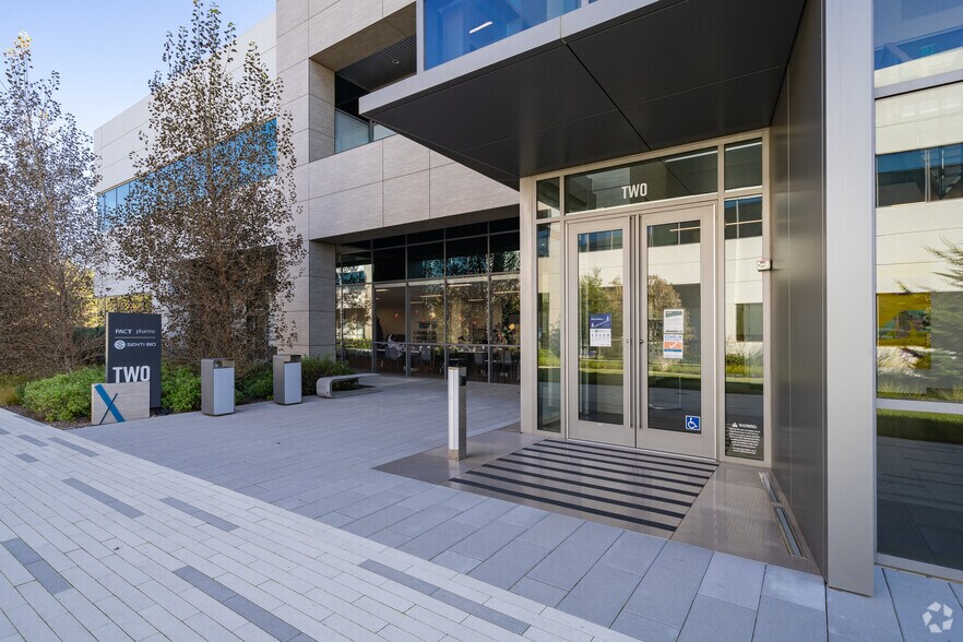 2 Corporate Dr, South San Francisco, CA à louer - Photo de l’immeuble – Image 3 sur 3