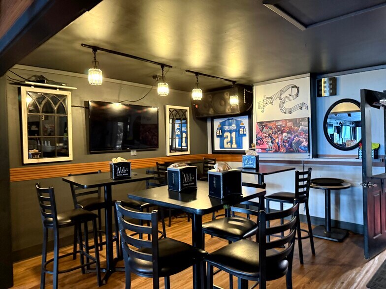 453 E Pioneer Ave, Homer, AK à vendre - Photo de l’immeuble – Image 2 sur 10