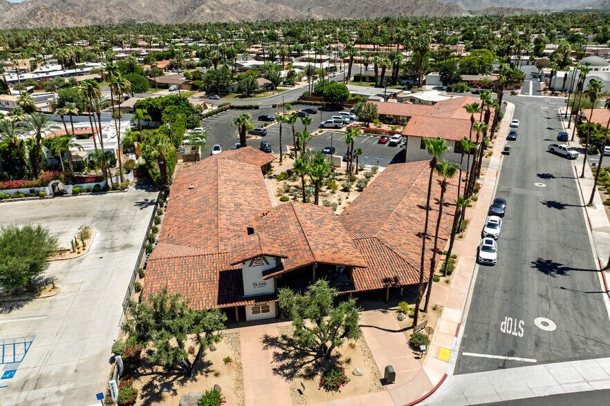 74133 El Paseo Dr, Palm Desert, CA à vendre - Photo de l’immeuble – Image 2 sur 10