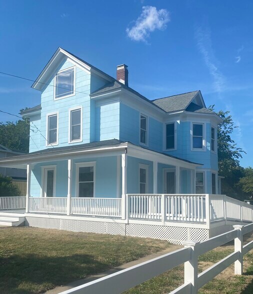 434 Griffing Ave, Riverhead, NY à vendre - Photo de l’immeuble – Image 3 sur 15