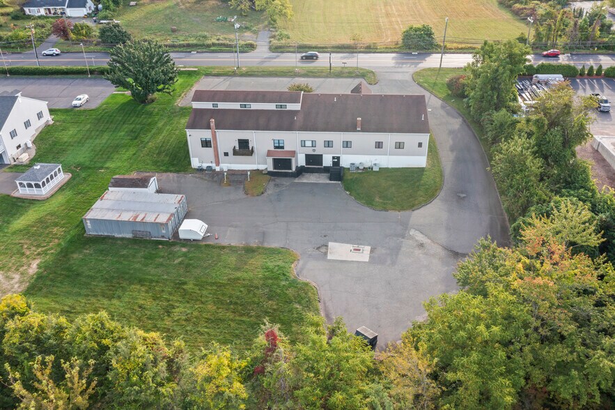 1650 West St, Southington, CT à vendre - Photo de l’immeuble – Image 2 sur 50