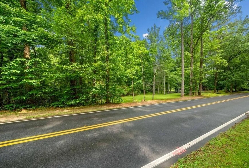 2260 Spalding Dr, Sandy Springs, GA à vendre - Photo de l’immeuble – Image 3 sur 5