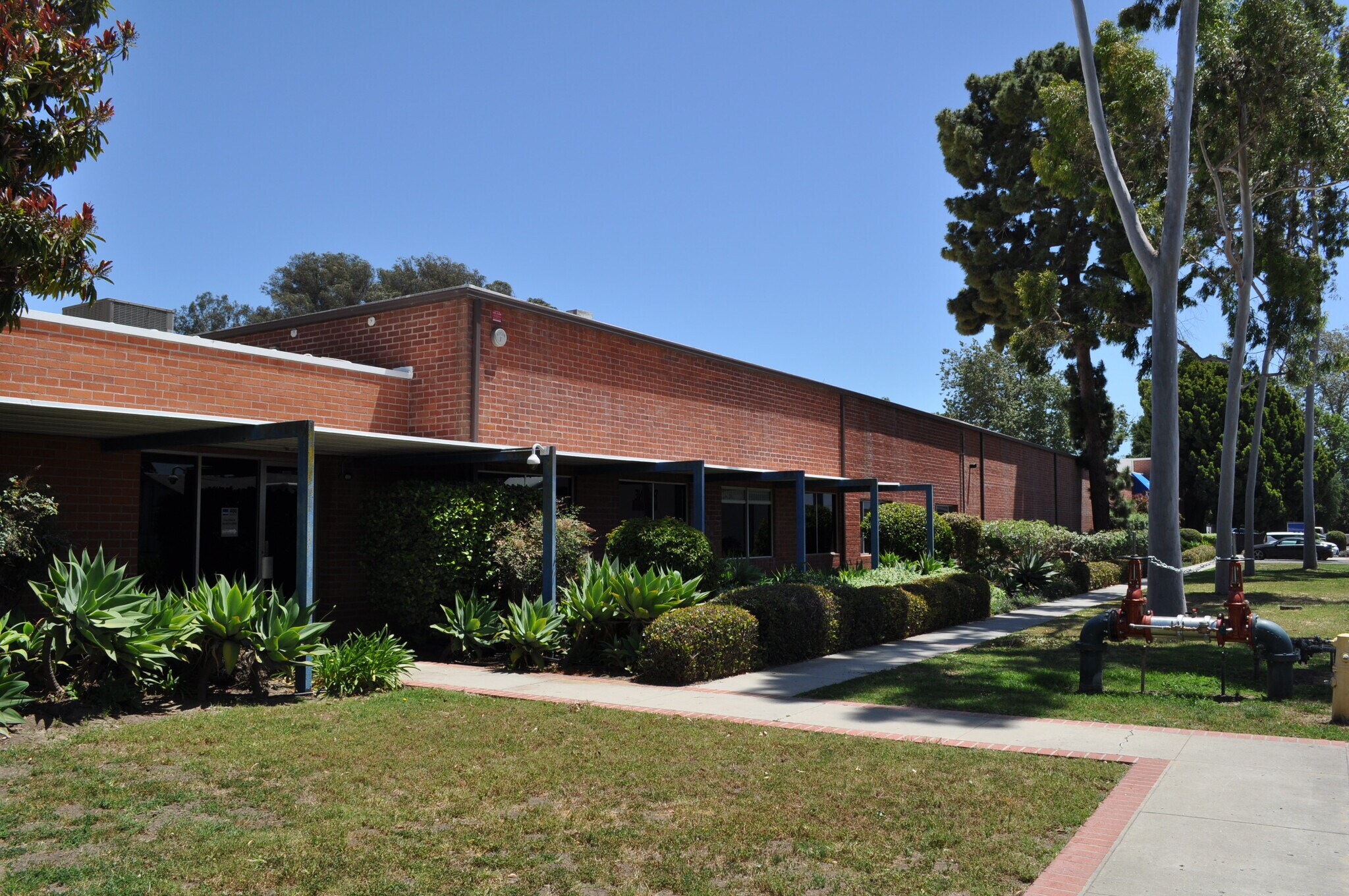 440 Rutherford St, Goleta, CA à louer Photo de l’immeuble– Image 1 sur 15