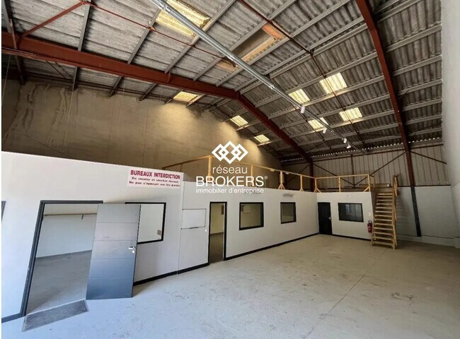 Plus de détails pour Industriel/Logistique à louer