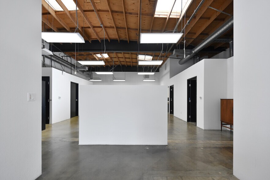 1738-1740 Cordova St, Los Angeles, CA à louer - Photo intérieure – Image 2 sur 23