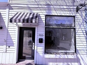 2182-2184 Wealthy St SE, Grand Rapids, MI à louer Photo intérieure– Image 1 sur 14