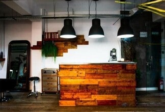 Local commercial dans Badalona, Barcelona à louer Photo intérieure– Image 2 sur 10