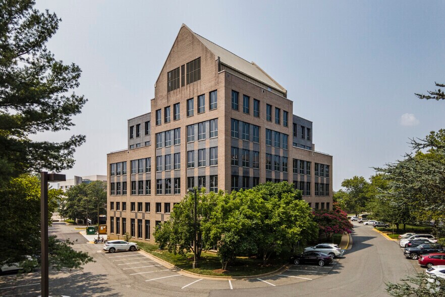 2750 Prosperity Ave, Merrifield, VA à louer - Photo de l’immeuble – Image 3 sur 11