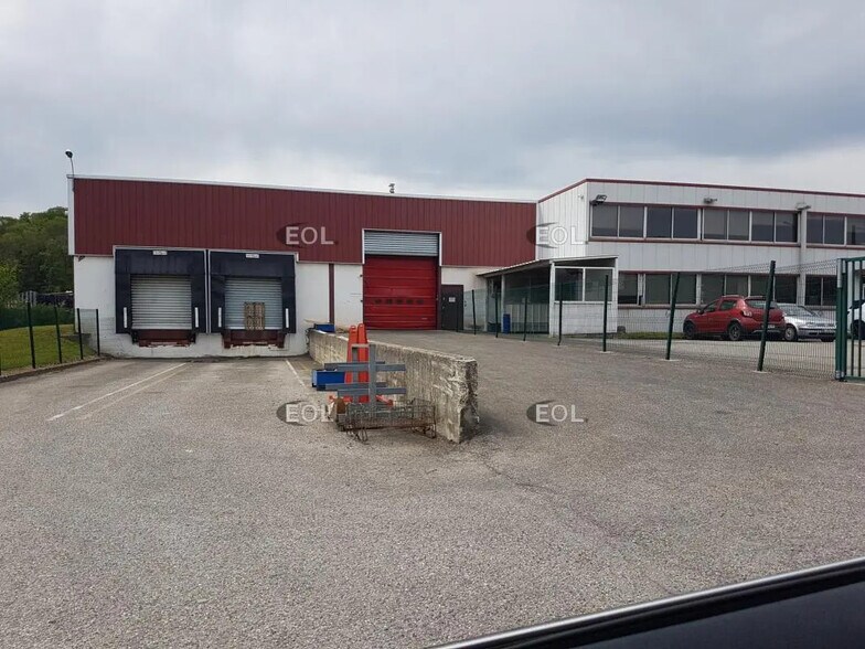 Local d’activités dans Chaponost à louer - Photo de l’immeuble – Image 1 sur 9