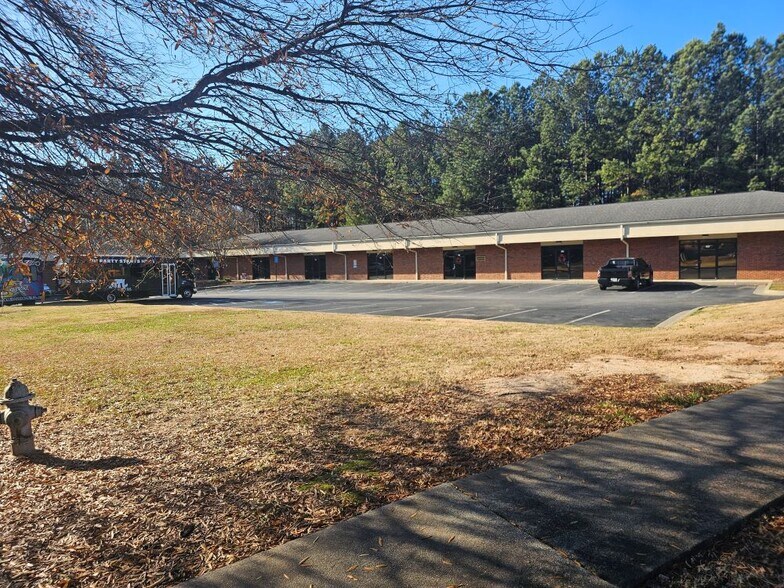5509 Radford Rd, Flowery Branch, GA à vendre - Photo principale – Image 1 sur 6