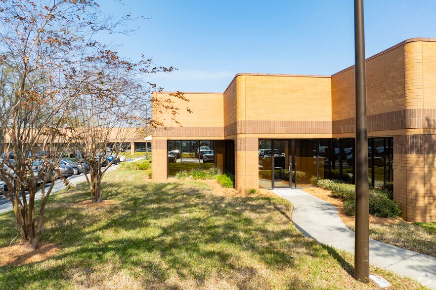 10500 University Center Dr, Tampa, FL à vendre - Photo de l’immeuble – Image 3 sur 31