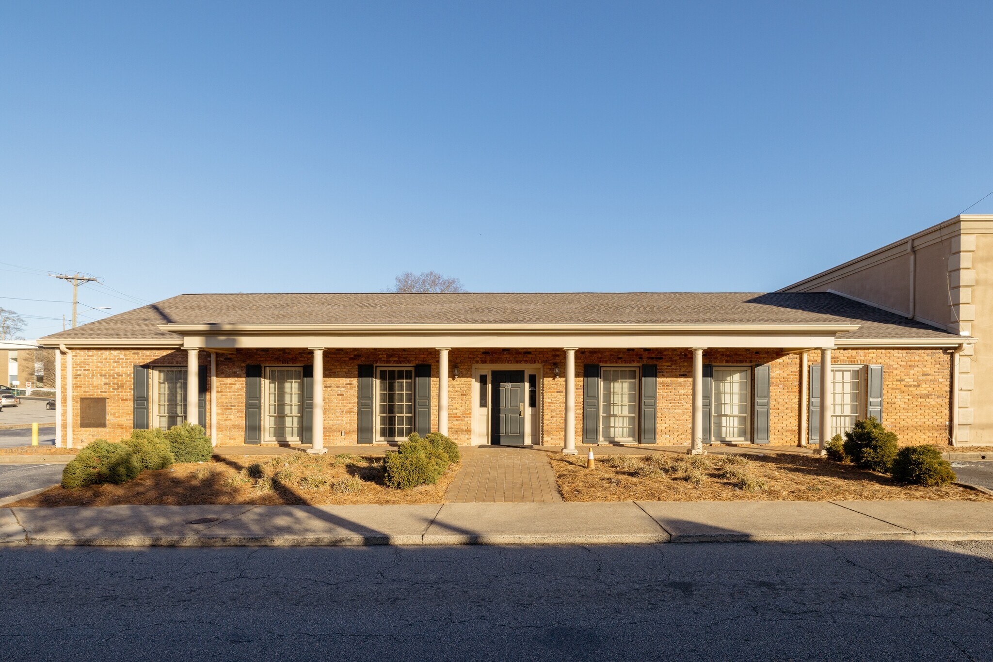 131 E Church St, Monroe, GA à louer Photo principale– Image 1 sur 10