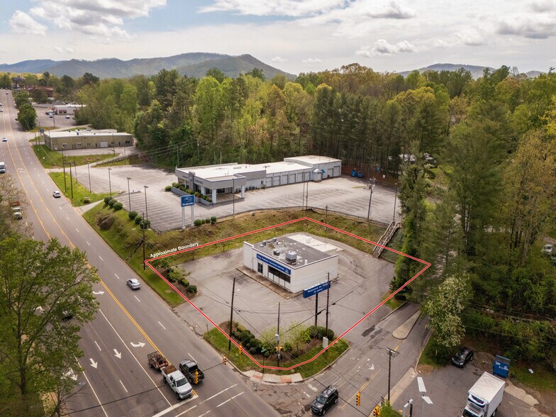 579 Tunnel Rd, Asheville, NC à louer - Photo de l’immeuble – Image 2 sur 51