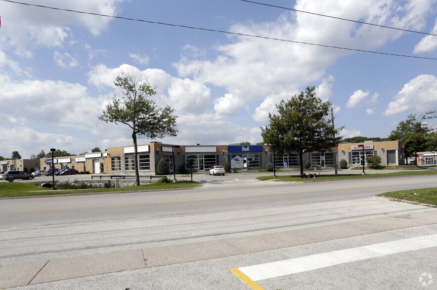 29-35 Cedar Pointe Dr, Barrie, ON à louer - Photo principale – Image 2 sur 11