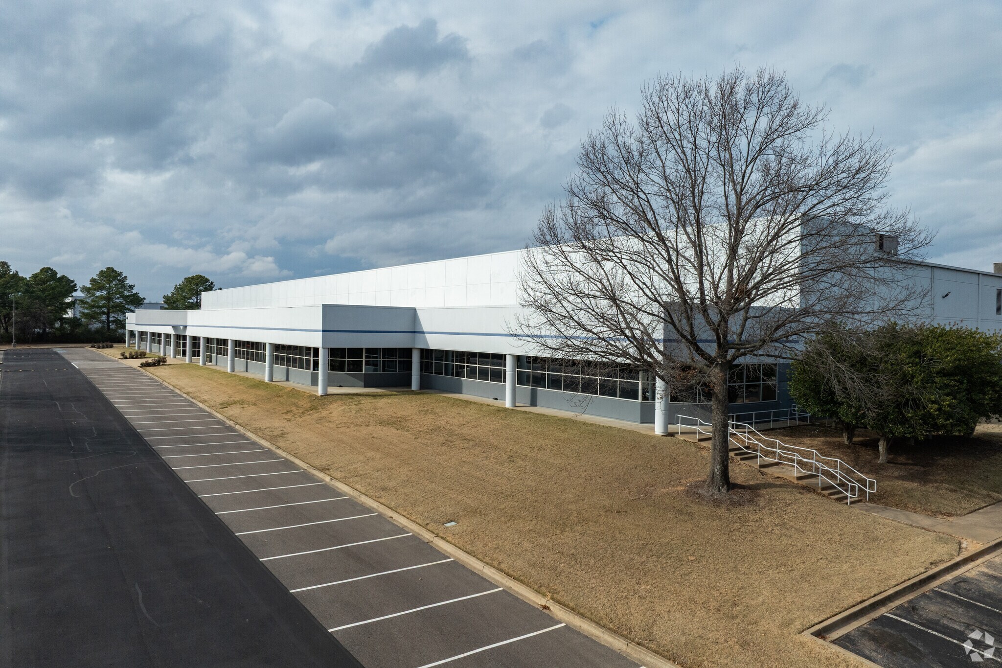 4650 E Shelby Dr, Memphis, TN à louer Photo principale– Image 1 sur 5