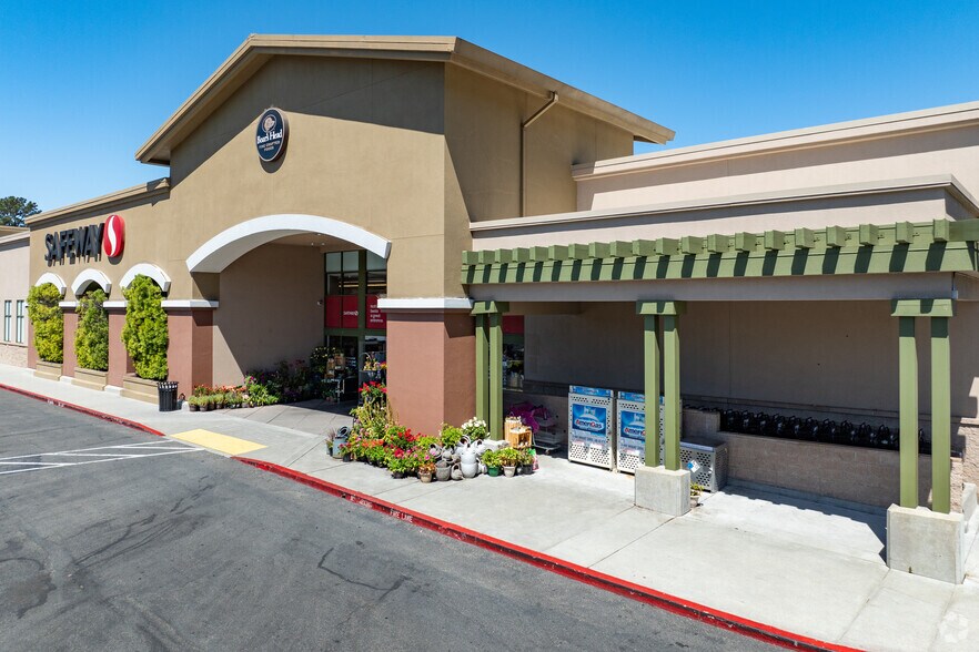 900 Diablo Ave, Novato, CA à louer - Photo de l’immeuble – Image 2 sur 6