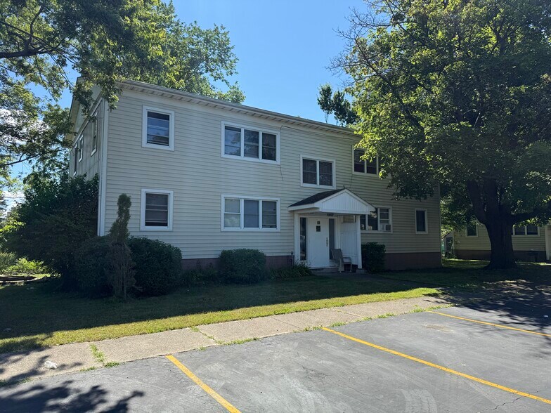 371 Indian Church Rd, Buffalo, NY à vendre - Photo de l’immeuble – Image 2 sur 9